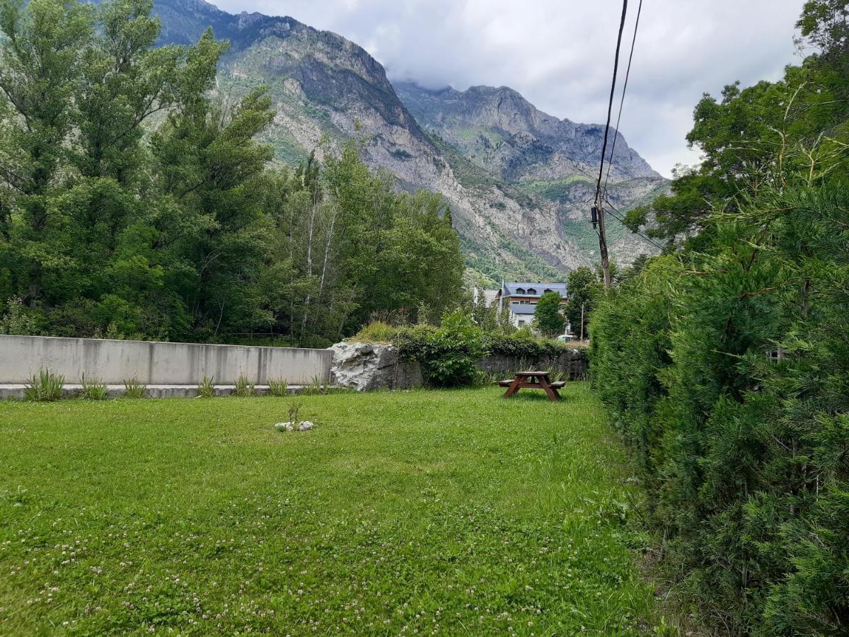 Casa Marcos Apartment Benasque Bagian luar foto